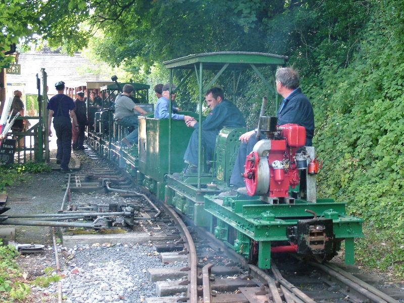 8-listers-amberley-49.jpg - The runround has been completed at Amberley - in three bites this time. The working locos had been reduced to 7 - the Amberley one had conked out. I just had to earn my keep by pretending to drive!