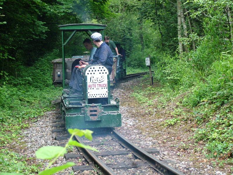 main-line-listers-59.jpg - Amberley's L35421 at the back with James Smith's expertise on such locos.