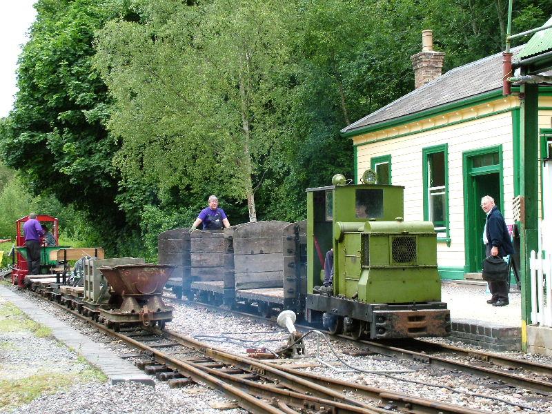 ruston-brockham18.jpg - Peter Smith's Ruston arrives at Brockham with the ammo train while the works set is about to head off to Amberley behind the Ransomes.