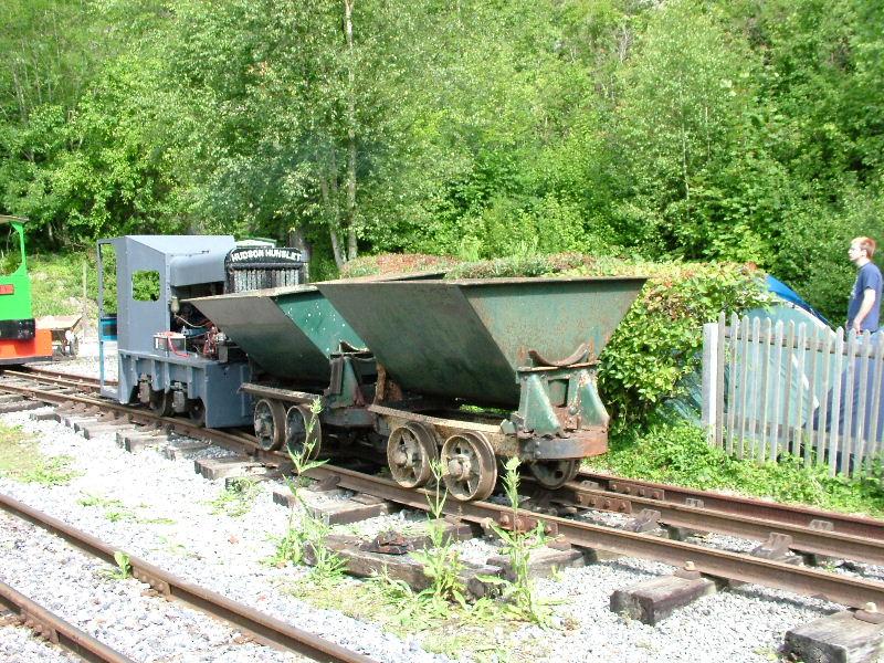 thakeham4-he3653-52.jpg - It was matched with our two Thakeham Tiles v-skips - which have seen better days, admittedly.