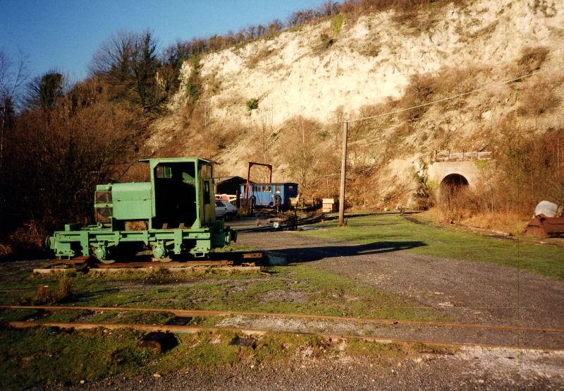 triangle-view.jpg - General view of the triangle area - the green loco is the 2ft 11in gauge Motor Rail from Arlseley Brickworks, Bedfordshire.